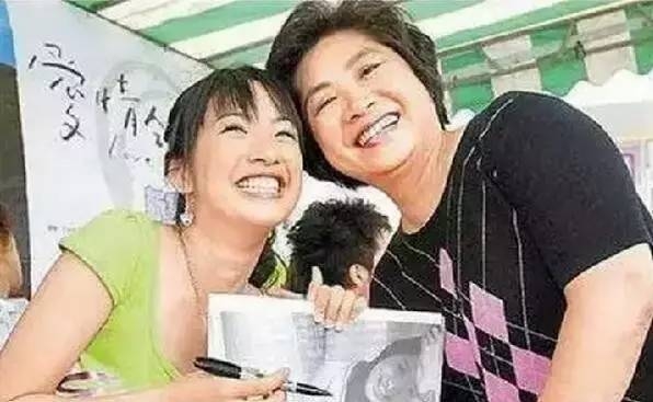 ���Ѻ���Ū�ޣ���֣Ԫ������ˣ�35����������Ů��