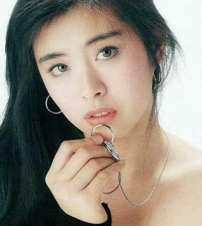 ��Ϊ�������ߵ�����Ȧ10��Ů�ǣ���֮�գ������ͣ���־��˭����