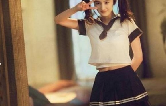 �̲����崿����ǿ��һ���ޣ����γ���Ů��������ȴ����̫װ��