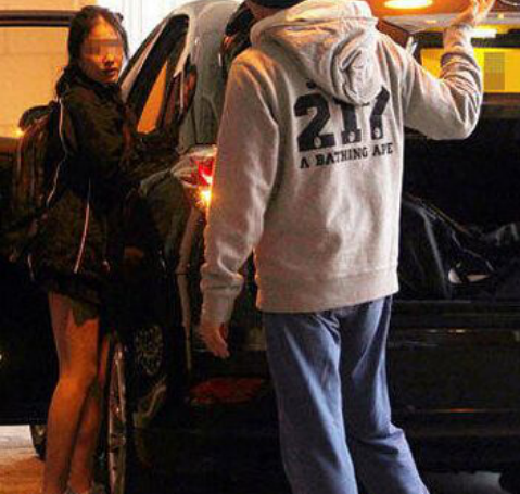 ��ѧ��Ů�����������⼮��ģ��17����������ԸУ�Ũױ���壡