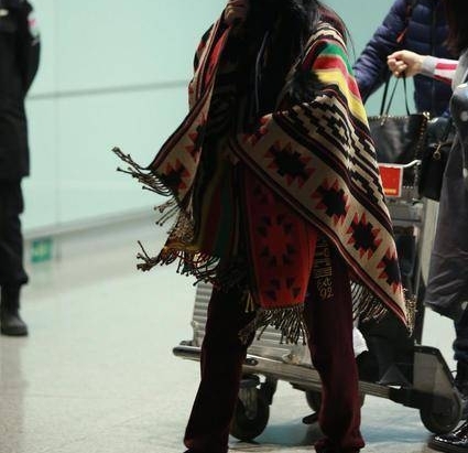 ���Ŀ����˾��ǻ����ˣ��̵���Щ�����е�Ů��