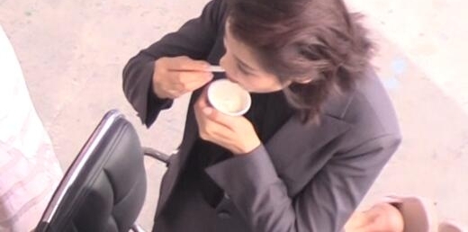 �����İ��ϼ�����? ���δ���Ь�����빤����Ա˵Ц����ż�����