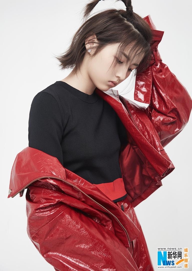 ���ӷ���־��Ƭ�ع� ������Ƥ��Ů������