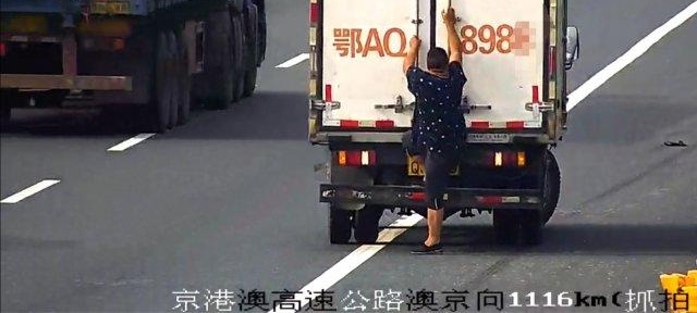 ��ƴ�����ڸ���·������������