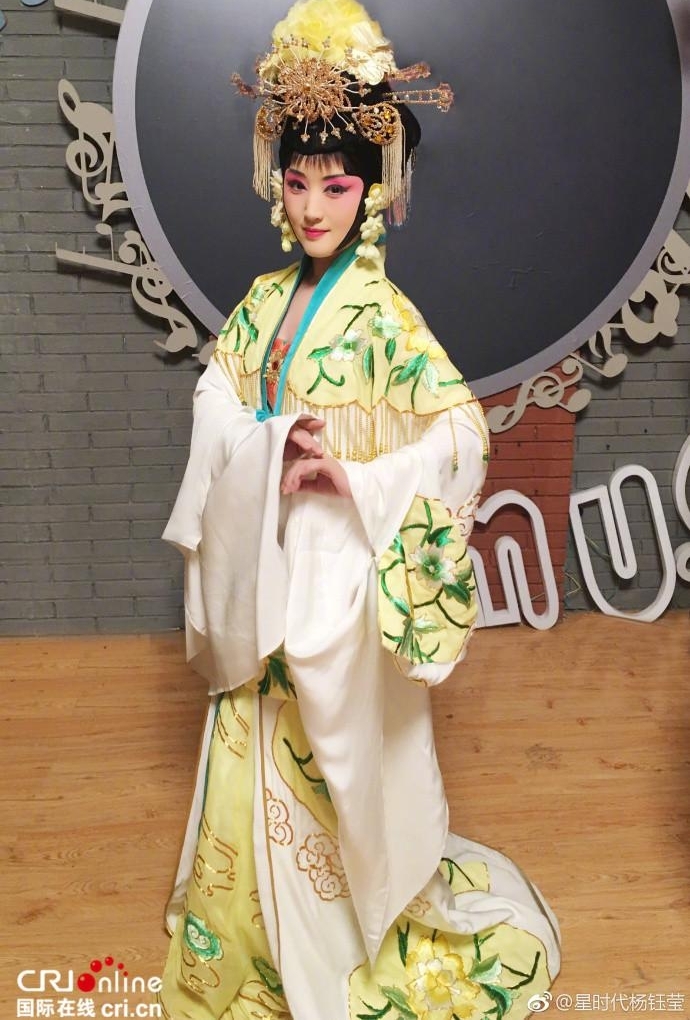 ����Ө��Ϸ�����η�ī�ǳ� һ�һЦ���Ŷ���