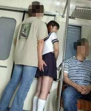 Ů����ɧ�ŷ��ա����⡱ɫħ ���ڣ����з�������˺�