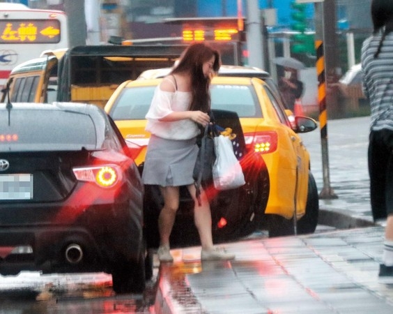 ��Ѫ���������޶�����Ů��ʿ �����߱�������δ���