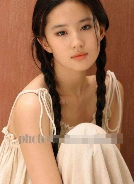 �̲����崿����ǿ��һ���ޣ����γ���Ů��������ȴ����̫װ��