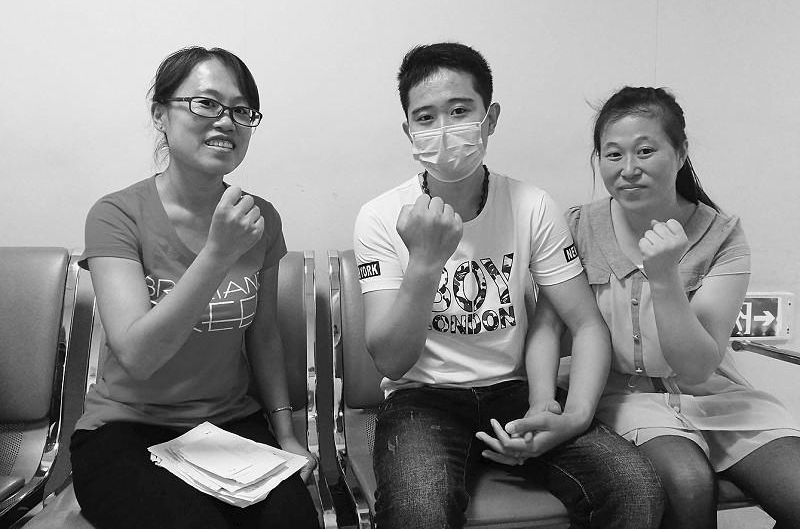 ����ǰϦũ��С����ѪҺ�� Ů��: �����뿪��