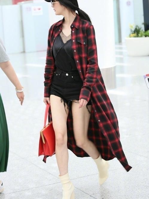 ���ݻ������ٴ��ع⣬һ˫���ȵв�������ı���