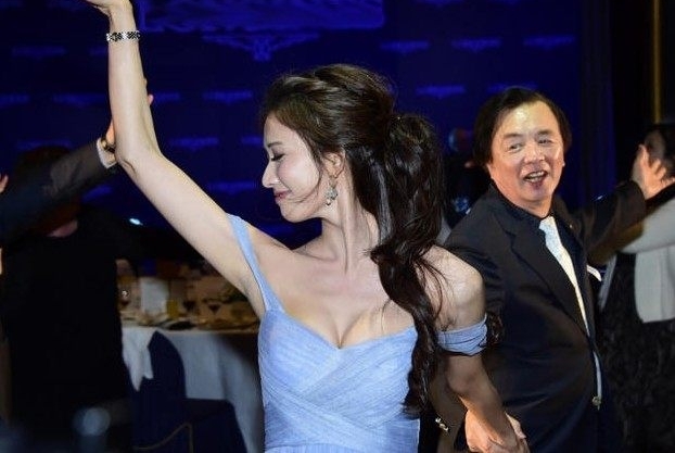 43����־��͸��׹��裬���ע����ȴ����4��