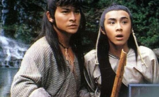 ���������30�꾭����Ӿ磬һ��Ӣ����������һ��