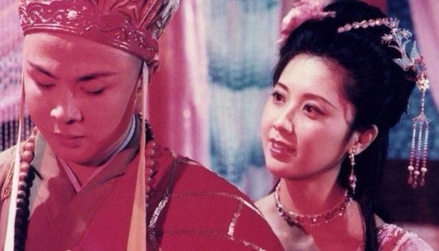 86�����μ���Ů���а��϶�ڶ�����֪��˭�ǵ�һ��