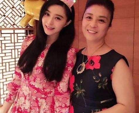 ������������½��������ͻȻ���»��ڣ�ȫ�����Ů��