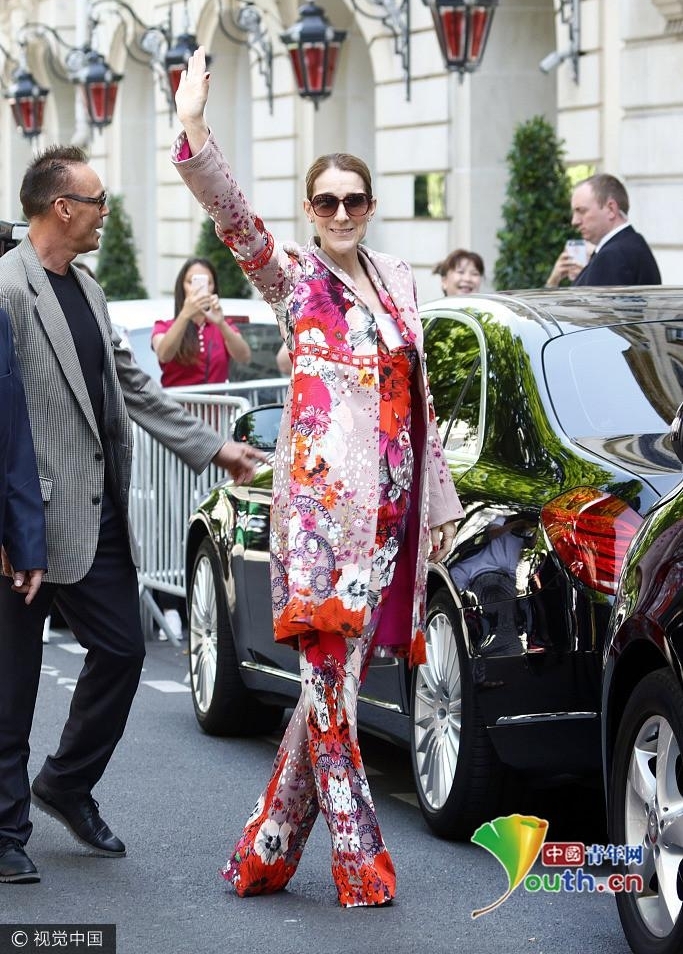 ���ߵĵ�ɫ�̣�ϯ�ա����̲�ɫ�������� ��ʱ�׷���