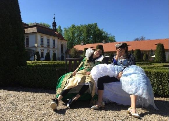 Baby���Ȱ�˭��������Ӧ�ɶ�1�仰�ơ����С���Ļ