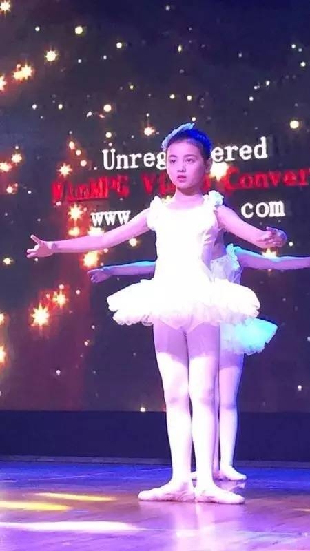 ���ݱ�ķ�ݻ𰸣�Ů������ǰ2�ε绰���� δ����ͨ