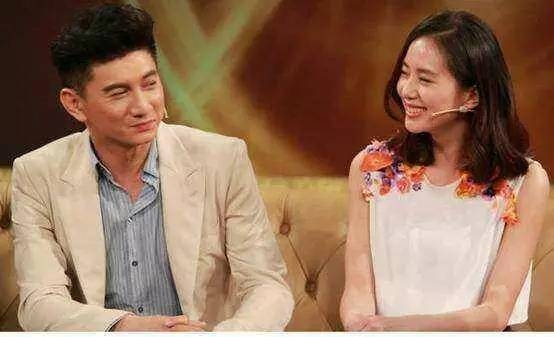 ����¡���غ����Ź뷿�£�һ�λ�����ʫʫ���첻��