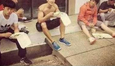 ���ǳ����ع⣬����ӱ���ݽӵ���������ͮȴ����̫����