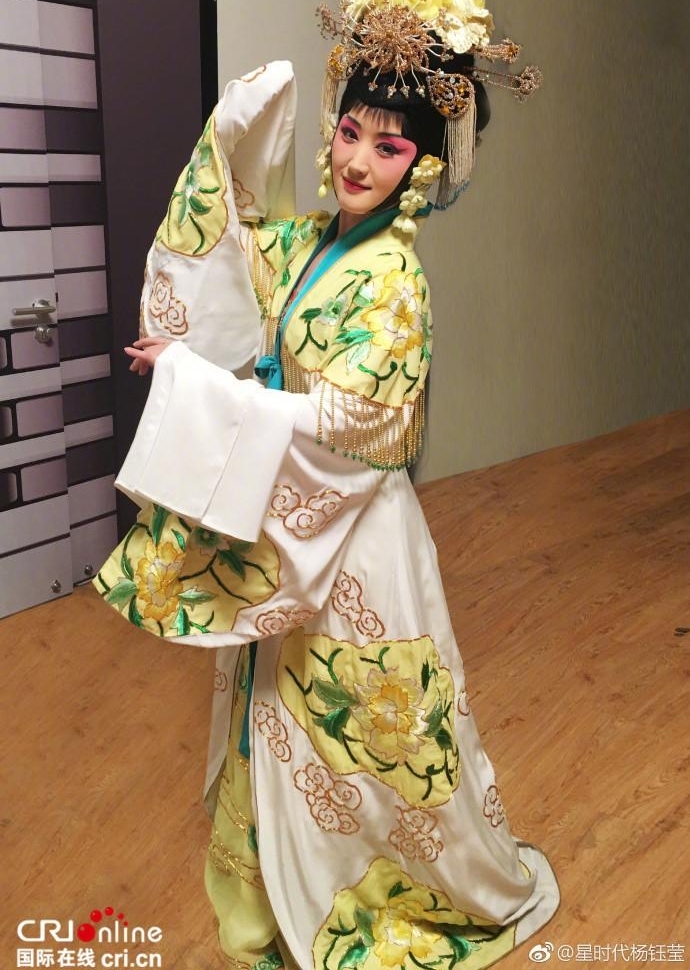 ����Ө��Ϸ�����η�ī�ǳ� һ�һЦ���Ŷ���