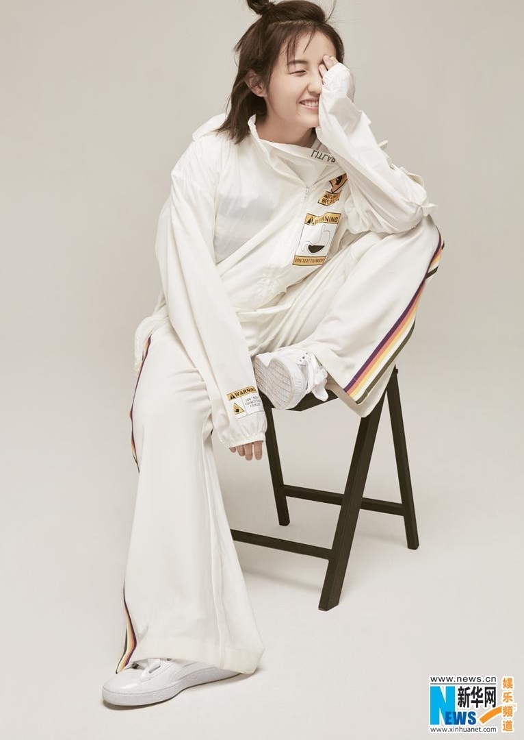 ���ӷ���־��Ƭ�ع� ������Ƥ��Ů������