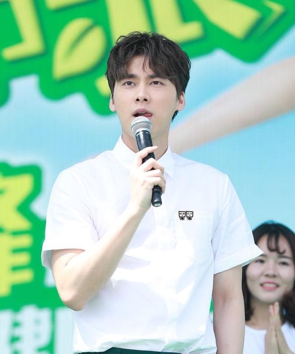 ���׷���ձ������������ͣ��׳��ºڿ��Ӽ�ֱ����18���У����