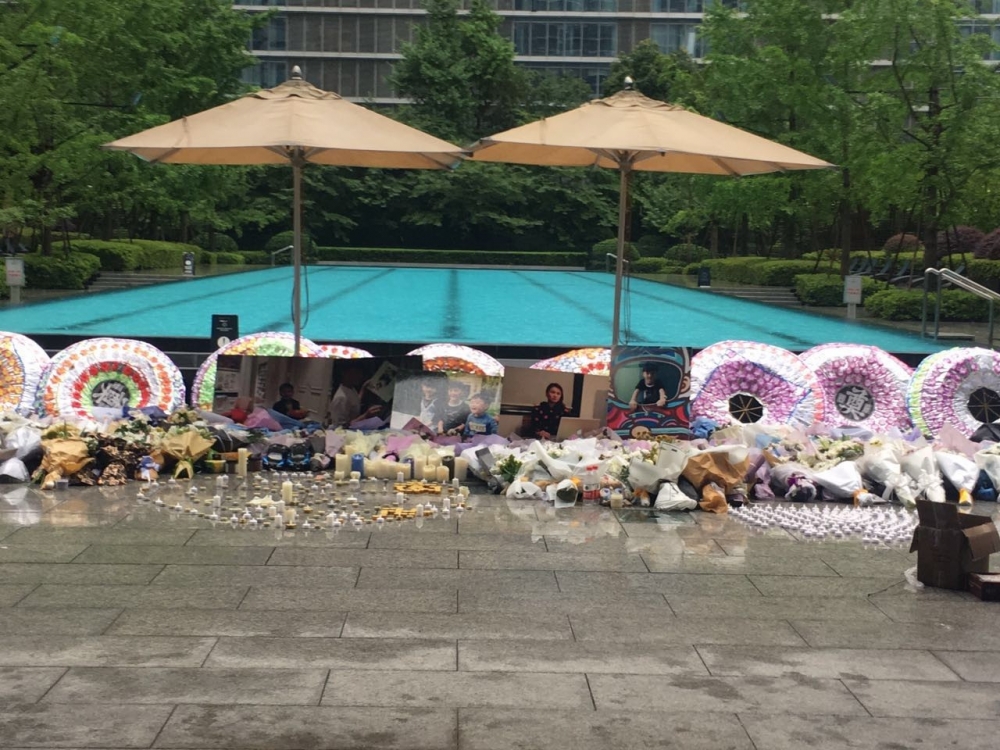 ���ݱ�ķ�ݻ𰸣�Ů������ǰ2�ε绰���� δ����ͨ