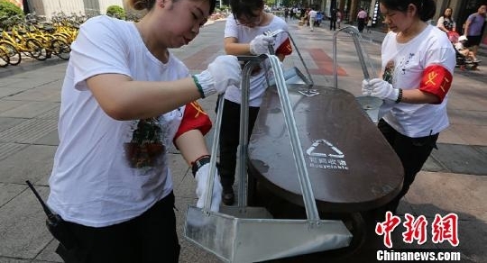 ���ɷ����幤��ͷȰ����ɫ���� ��������ӭȫ��