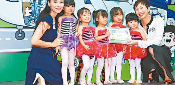 ������Ц�Ƹ��׽�û������ ͸¶Ů���Ӱְ�Ϊż��