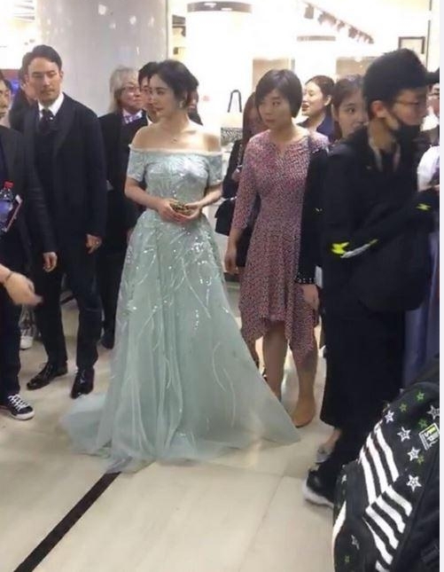 �Ϻ���Ӱ�������ĵ�����һϮ�����̣��·��ǳ�������ˣ�