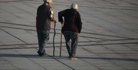 Ů�������Ҽ�æ��ȥ�����׼�ĸȴ���Ҷ��⣬Ů���Ļ��Һ�����