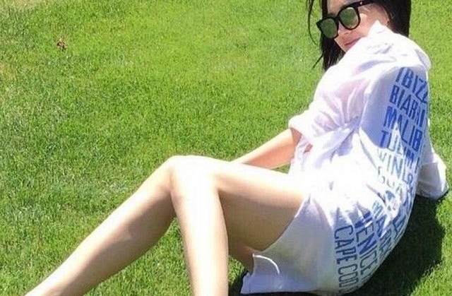�Ը�Ů������ͷ�С�յĹ�ϵ�ع⣬��Щ��Ƭ����͹�����ĺ��ţ�