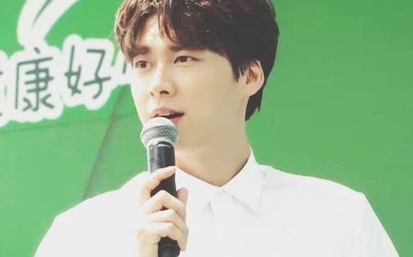 ���׷���ձ������������ͣ��׳��ºڿ��Ӽ�ֱ����18���У����