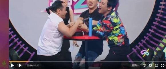 ���˻��Ů����СŴ�� ���ݰְֻ������Ͻ�Ŀ�⵹��׳��