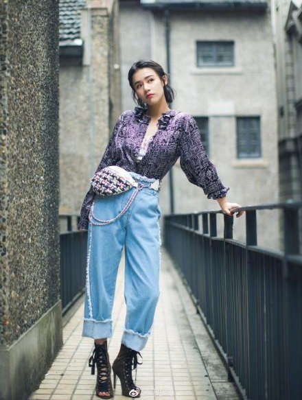 ����Ӱ����ۺ�̺�����Ĵ�˯�¾����ˣ����ݵ�һ�۾����ϳ�л�ȣ�