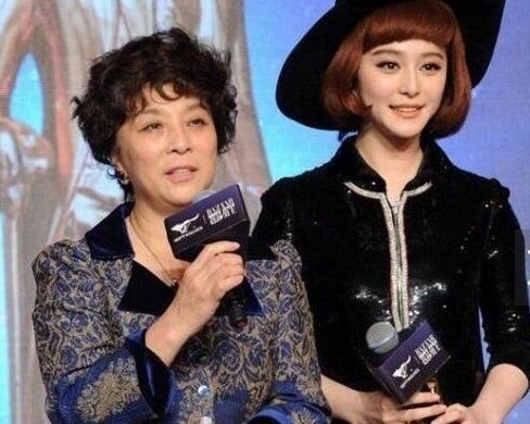 ������������½��������ͻȻ���»��ڣ�ȫ�����Ů��