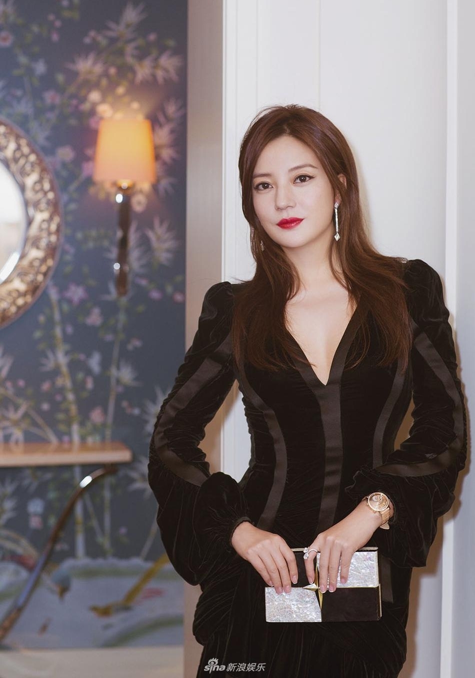 ��ޱ������Ӱ�� ˧���Ը������л�