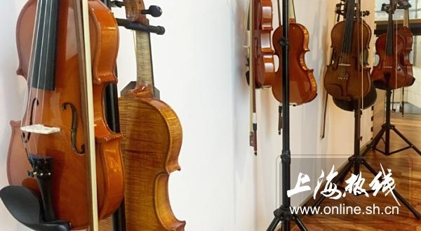 �����һ���ĺ����� �������Ͽ���ȫ͸��¼����