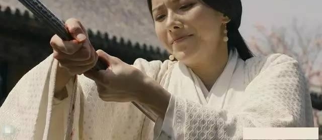 ��ʦ���˵�һ��Ů�ǳ���ȴ������������Ĳ��ٷң��������е�����