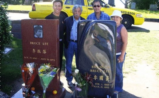 ��С���и��ձ�ͽ�ܣ�93���Լ�ָ�ʦ��ɨĹ��40�����δ���