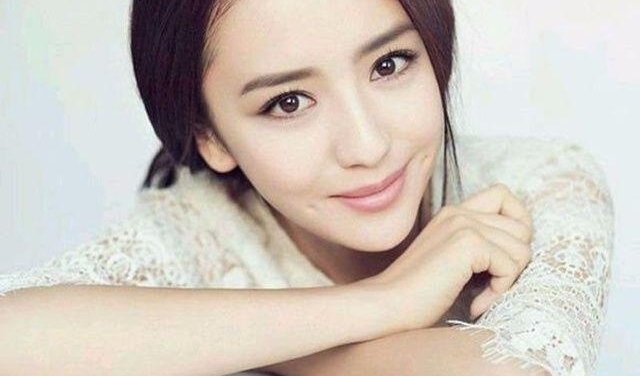 ��λ��������Ů���ǣ�١������������һλ����˿Ʊȣ�