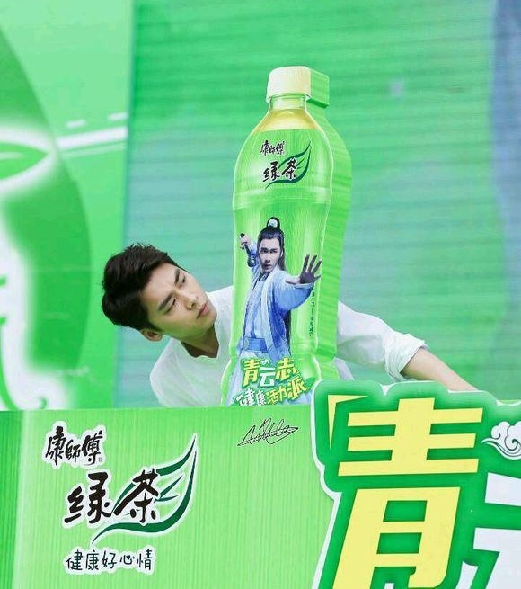 ���׷���ձ������������ͣ��׳��ºڿ��Ӽ�ֱ����18���У����