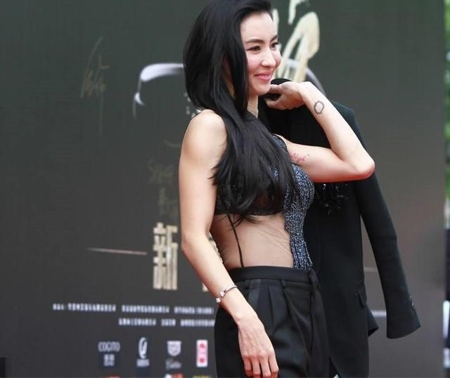 �Ű�֥�;���ͬ����ն��װ����һ����Ů��һ��ӷ���ƴ��裡