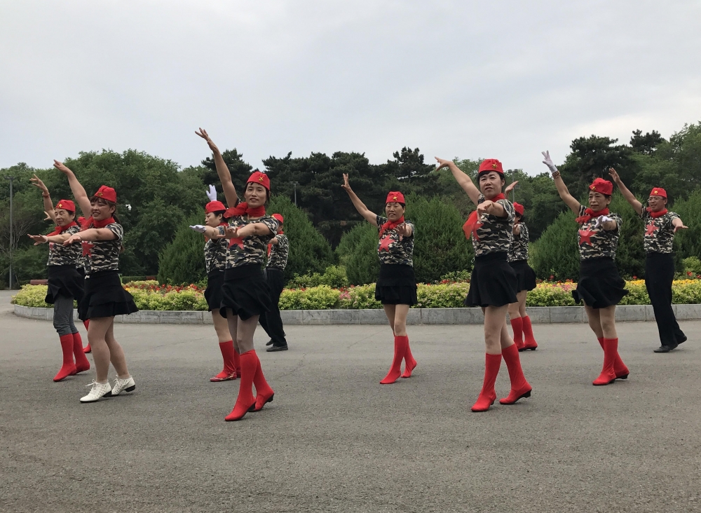 ����ս�װ���㳡�� ����ֱ��׬����