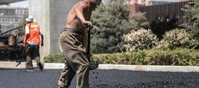 �㲻֪����������һȺ�ˣ�ͷ�����գ��ű����������̳���