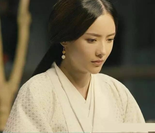 ��ʦ���˵�һ��Ů�ǳ���ȴ������������Ĳ��ٷң��������е�����