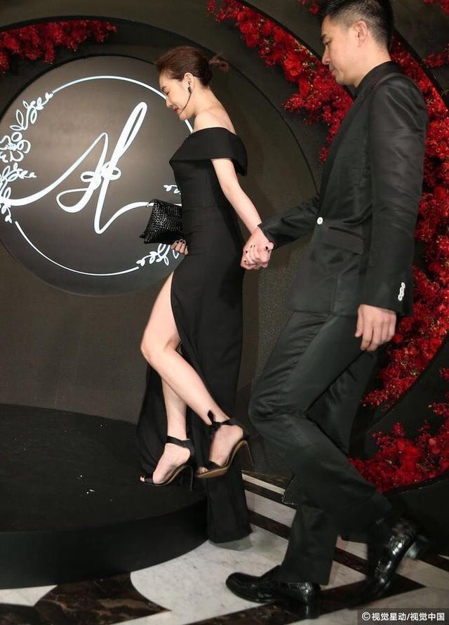 СS����������������ɻ����ڰ������Ļ�����¶���ˣ����ѣ�֫���������ʵ