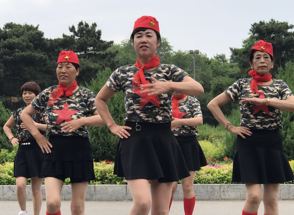 ����ս�װ���㳡�� ����ֱ��׬����