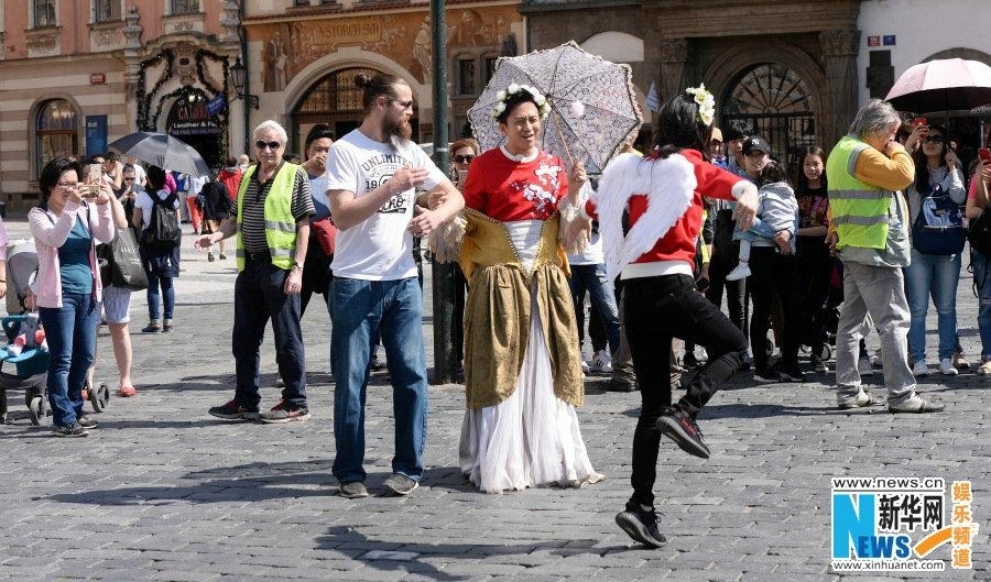 �˳������ܰɡ��ŷ����Ұ�Ůװ ��������˸�Ц����