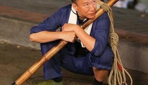 �����Ȱͼ��뼫����ս���˰����׻Ʋ����ڻ������˭����